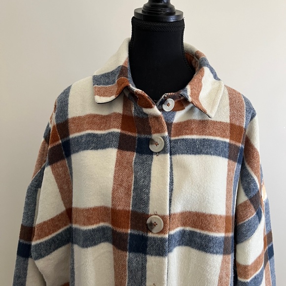 NOA Jackets & Blazers - NOA Plaid Shacket Size LG